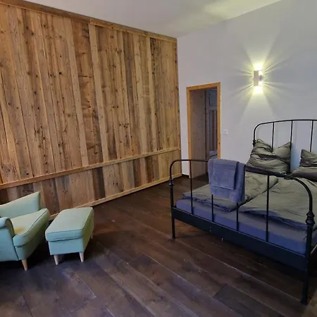 Apartment Liebevoll Sanierte Altbauwohnung